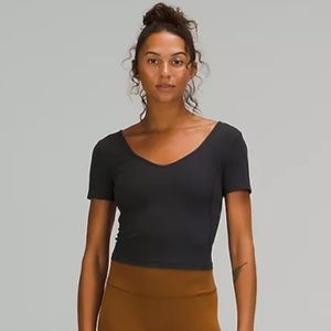 Women's Lululemon Align Tee Size 6 (Medium) Black
